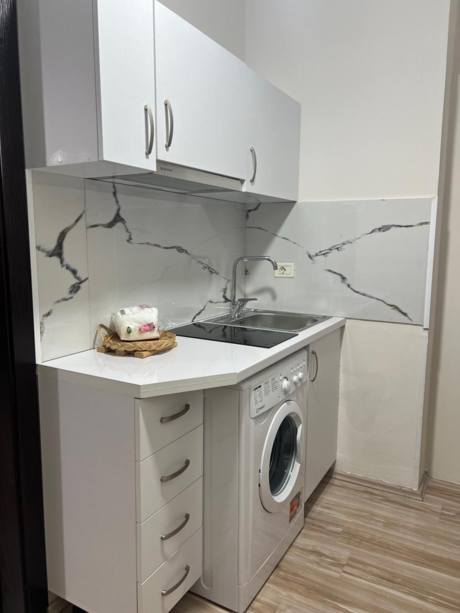 Ergi'S Studio Apartment Tirana Kültér fotó